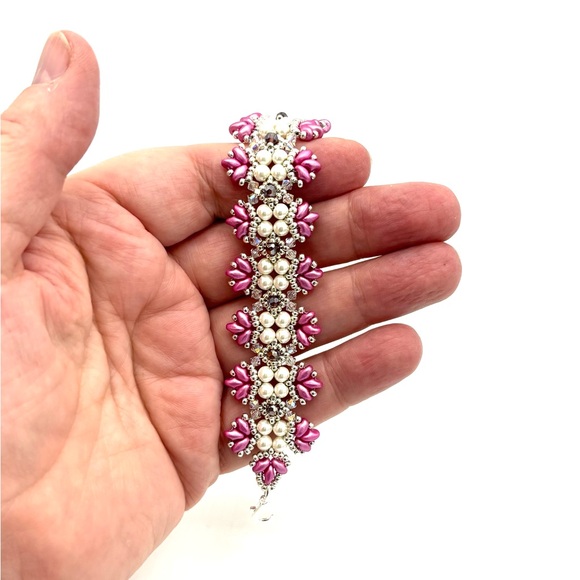 Hand Crafted Pink Pearl Victorian Beaded Bracelet - Picture 4 of 9